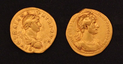 Trajan Divo with Hadrian - R