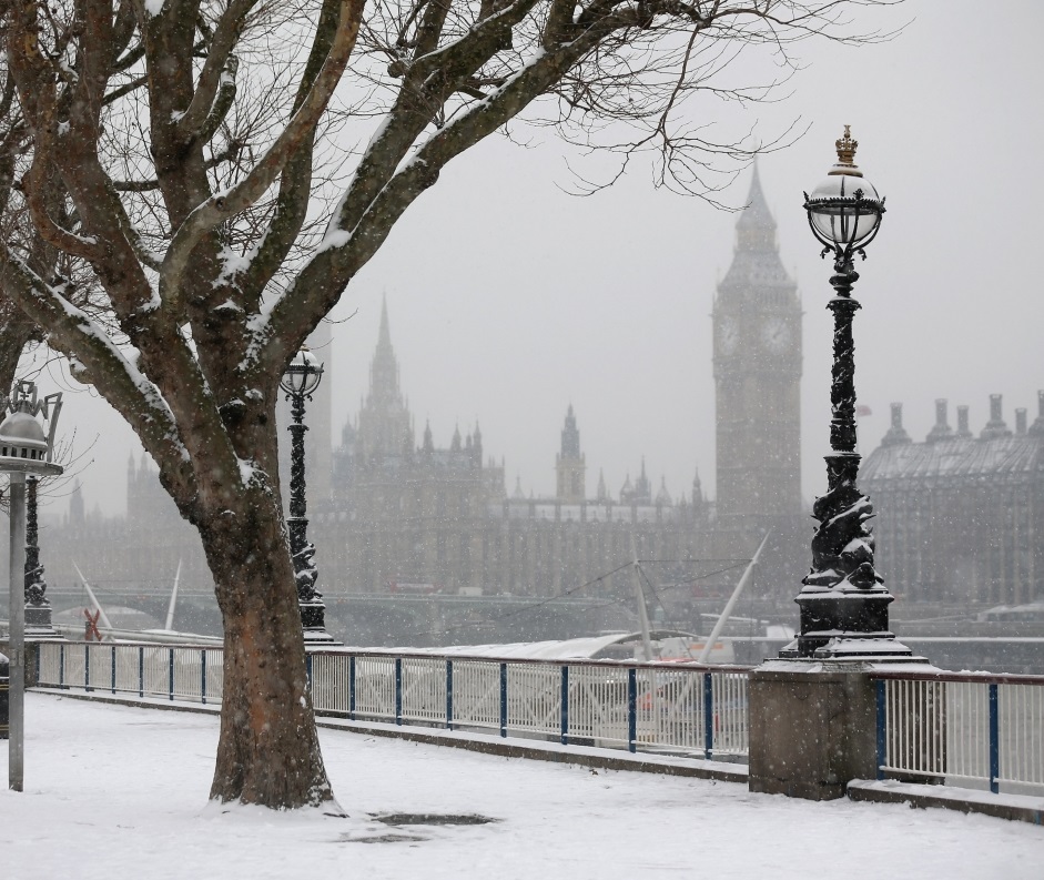 snow-london