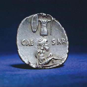 Julius CAESAR denarius conquers gaul 452-4