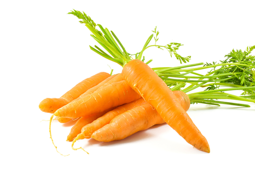 Carrots,Isolated,On,White,Back,Ground,,Vegetable,With,Leaves,,Fresh